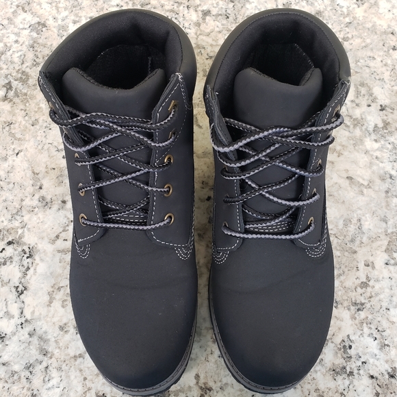 Wonder Nation Boys Boots Black Lace Up Non Marking Sole Boots Size 4 - Picture 2 of 10